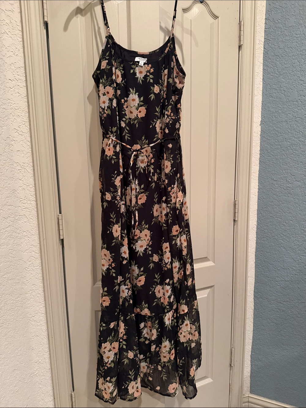 Old Navy Black Floral Spaghetti-Strap Maxi Dress